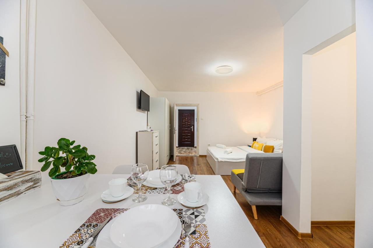 Jad - Family - Apartments & Studios Braşov Exteriör bild