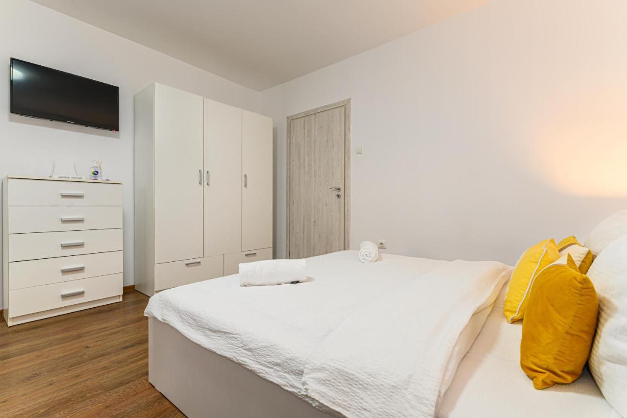 Jad - Family - Apartments & Studios Braşov Exteriör bild